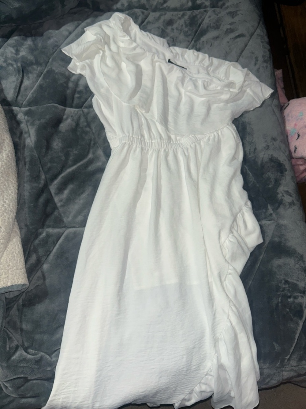Off-Shoulder White Asymmetrical Women’s Dress